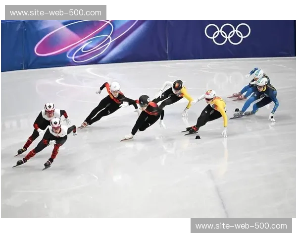 中国短道速滑队队员谈混合接力战术配合与信任建立 中国短道速滑队队员谈混合接力战术配合与信任建立